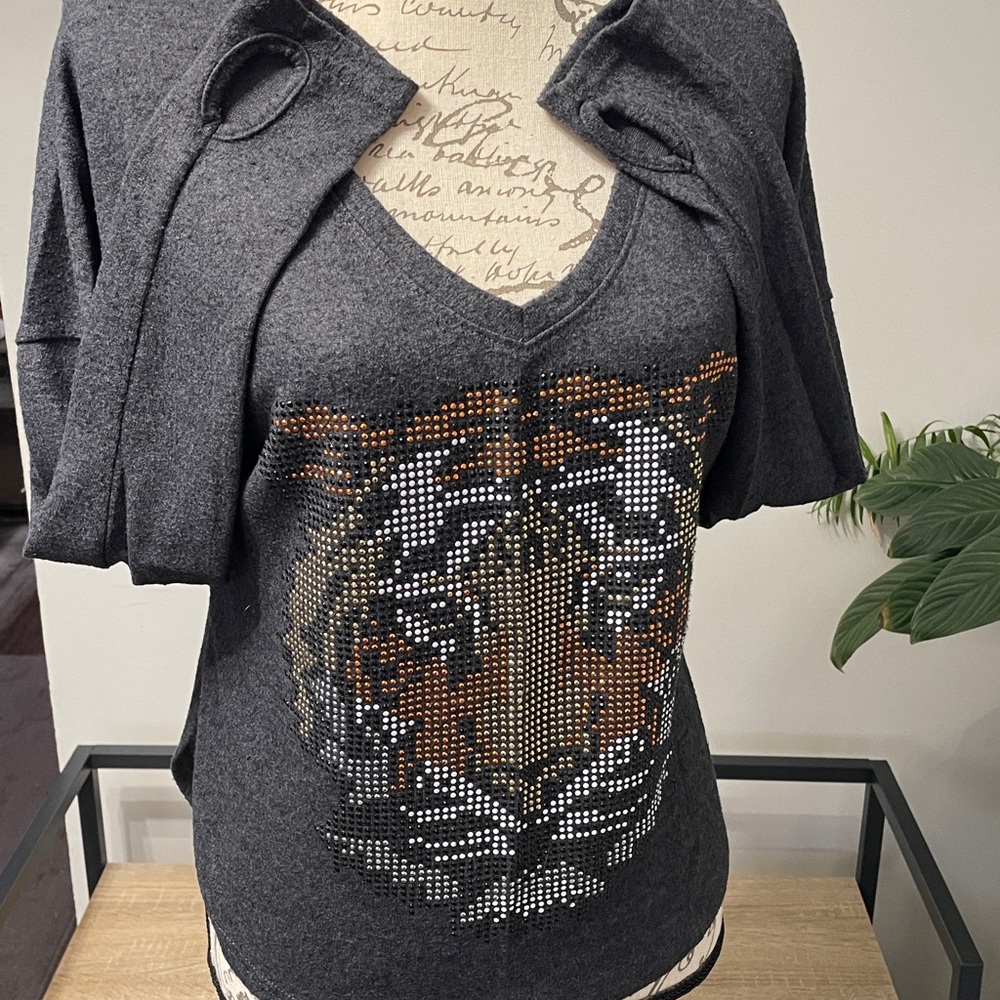 Gray Tiger Print V-Neck Juniors Top